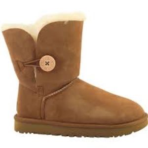 UGG Bailey Button II Boot in Tan